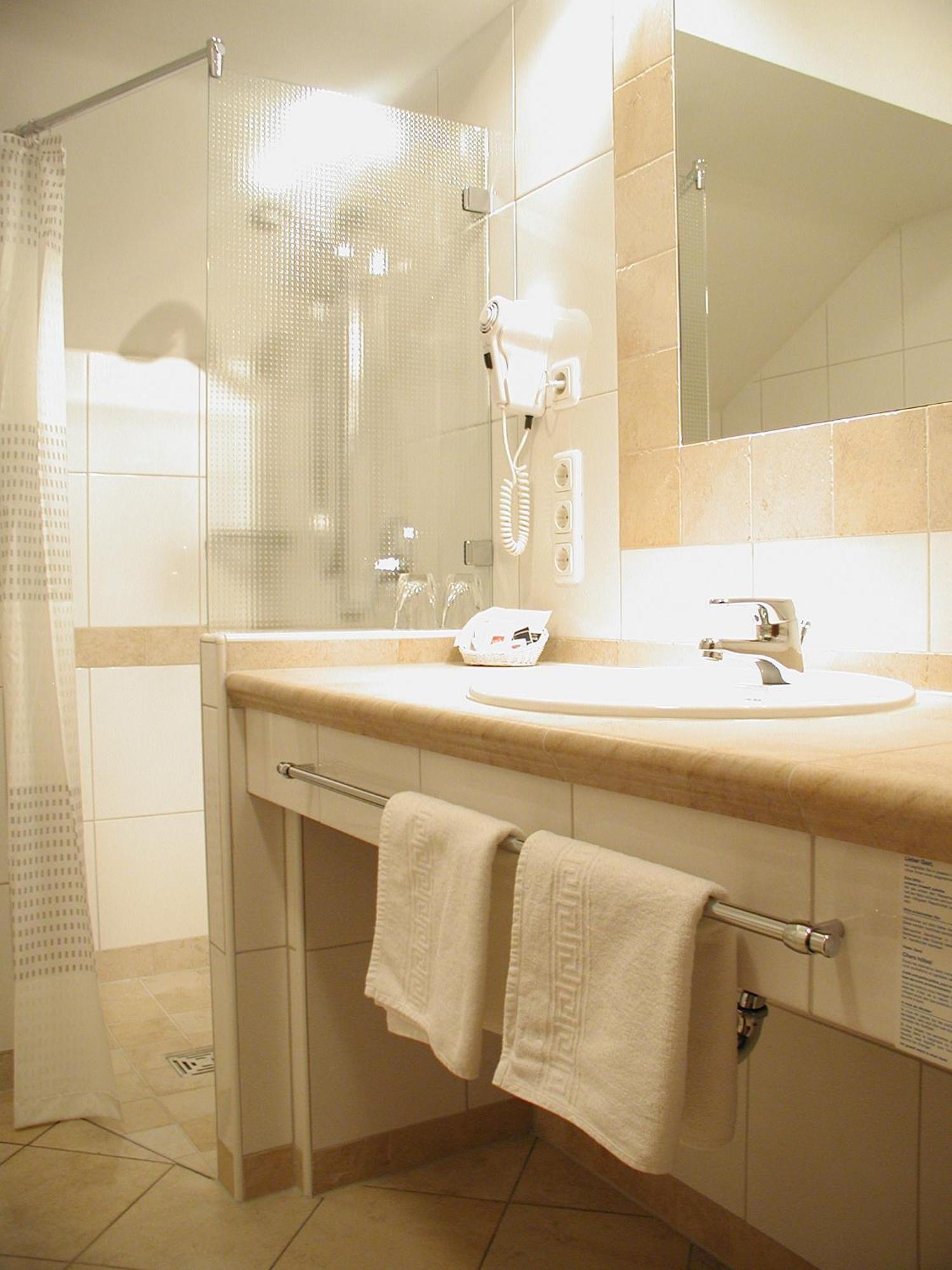 Hotel-Restaurant Gasthaus Bonimeier Niedergottsau エクステリア 写真