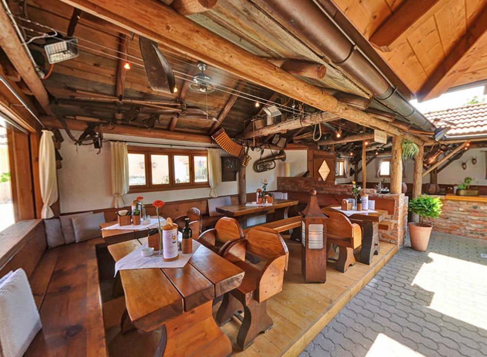 Hotel-Restaurant Gasthaus Bonimeier Niedergottsau エクステリア 写真